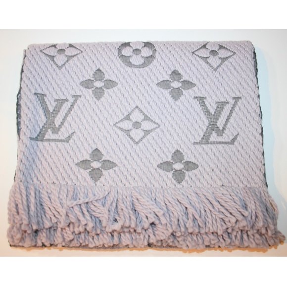 Louis Vuitton LV Monogram Logomania Wool Pearl Grey Scarf - Picture 2 of 5